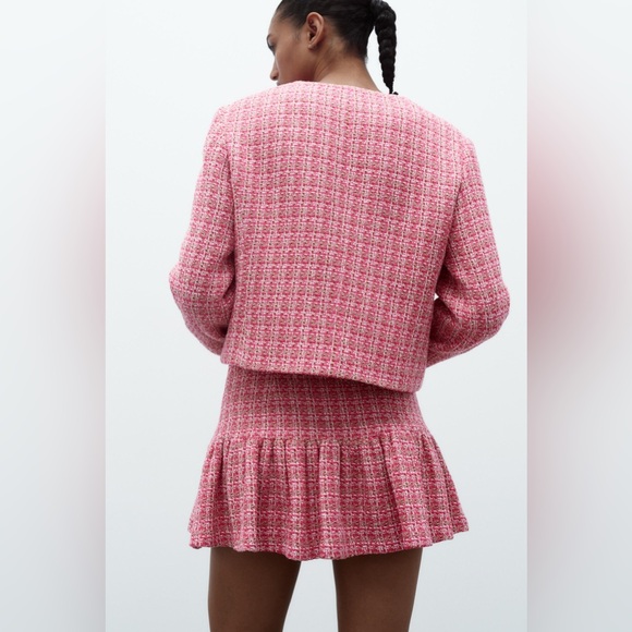 ZARA BLOGGER FAVORITE RUFFLED HEM TEXTURED SKORT - Picture 6 of 16